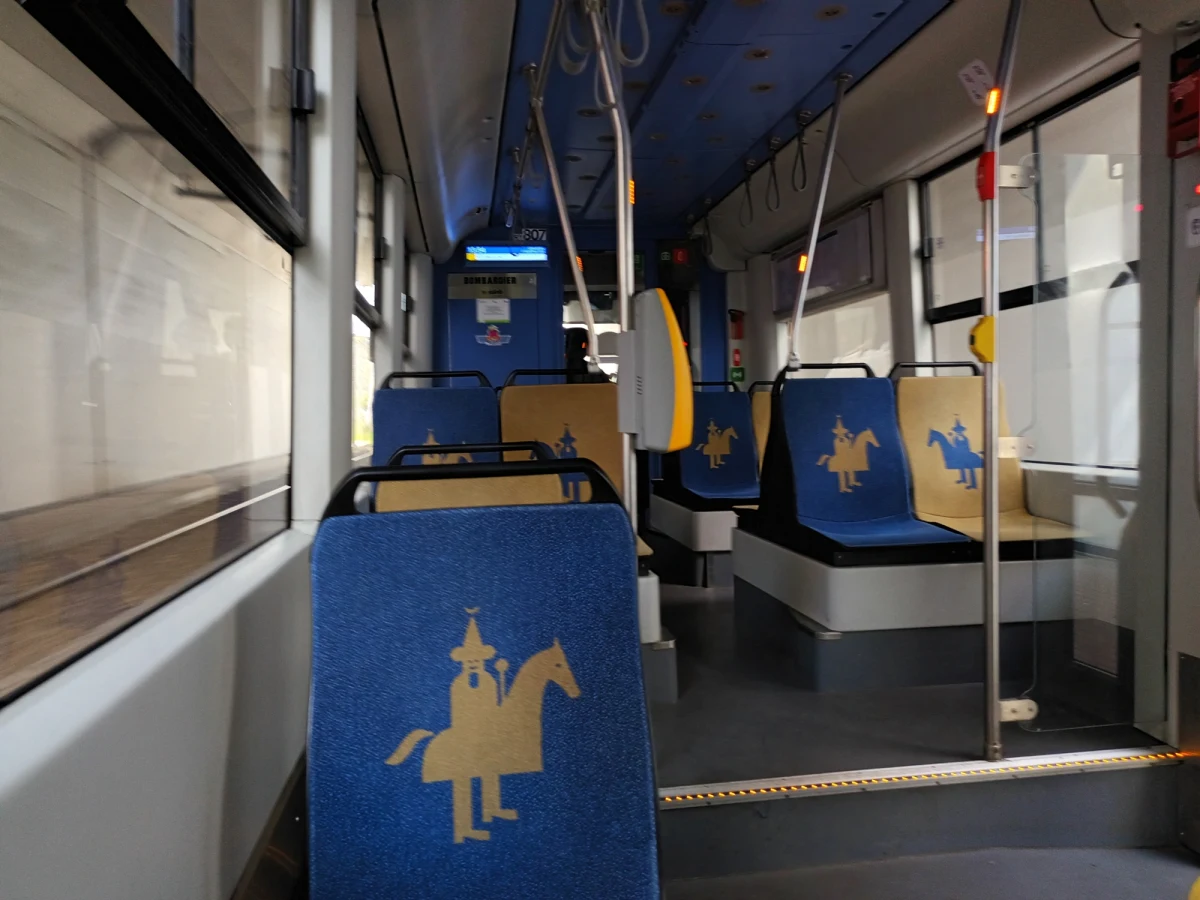 Na ulicy Straszewskiego w centrum Krakowa wykoleił się tramwaj. Informację o tym zdarzeniu dostaliśmy na Gorącą Linię RMF FM.