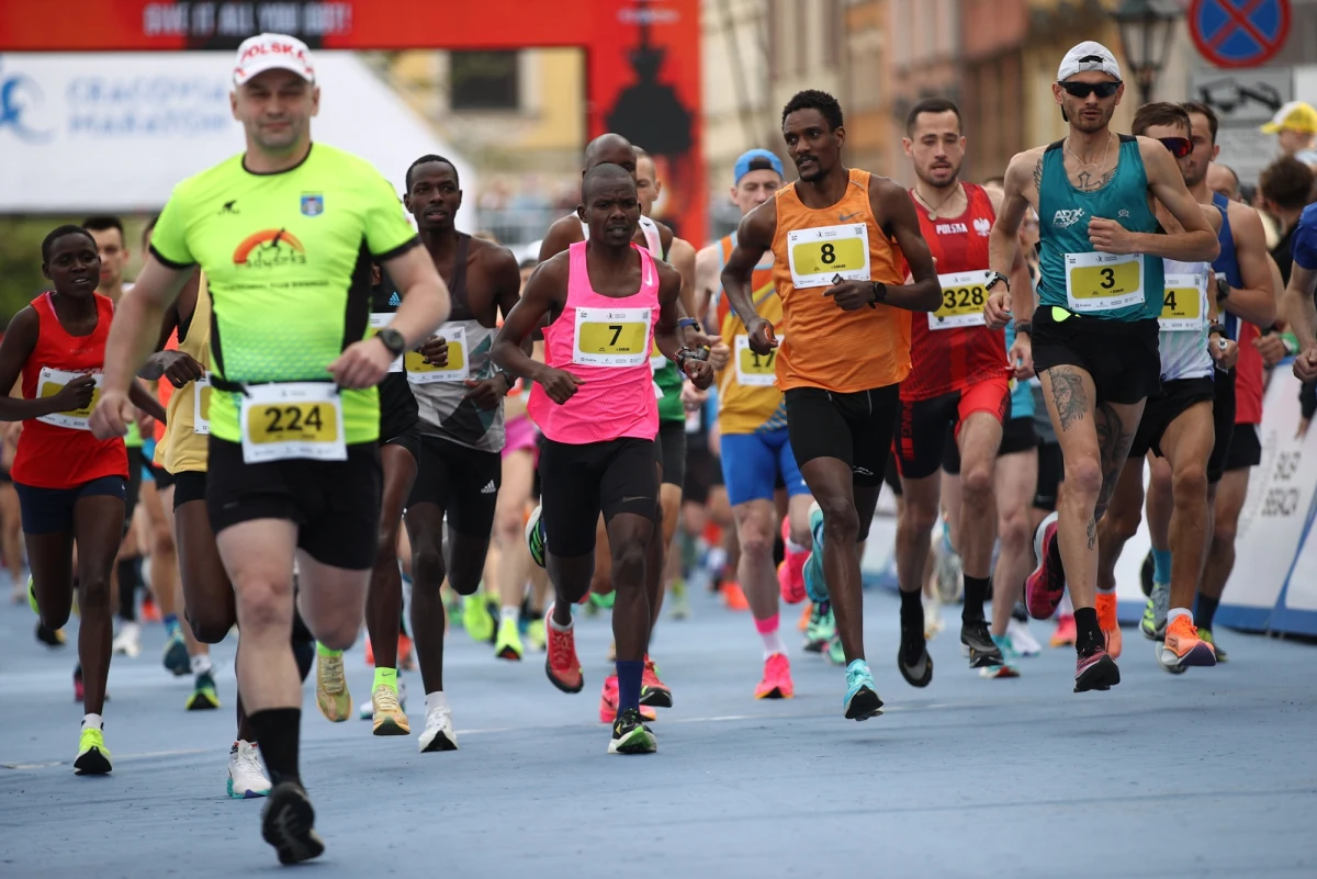 Półtora miesiąca pozostało do startu kolejnej edycji Cracovia Maratonu. To już ostatnia chwila, by ruszyć z intensywnymi treningami. W czwartek biegających przy krakowskich Błoniach wypatrywał reporter RMF FM Paweł Konieczny.