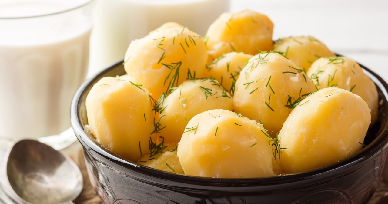 Co dzieje się z organizmem, gdy jesz odgrzewane ziemniaki? Ważna zasada