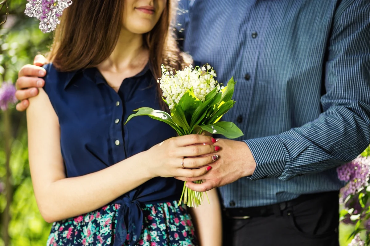 W Dniu Zakochanych policjanci przypominają, jak nie dać się zaślepić i pod wpływem osób poznanych w sieci nie stracić majątku. Tylko w 2024 roku Centralne Biuro Zwalczania Cyberprzestępczości odnotowało w Polsce 144 oszustwa matrymonialne - "romance scams". 160 osób straciło w sumie 10 mln złotych.

