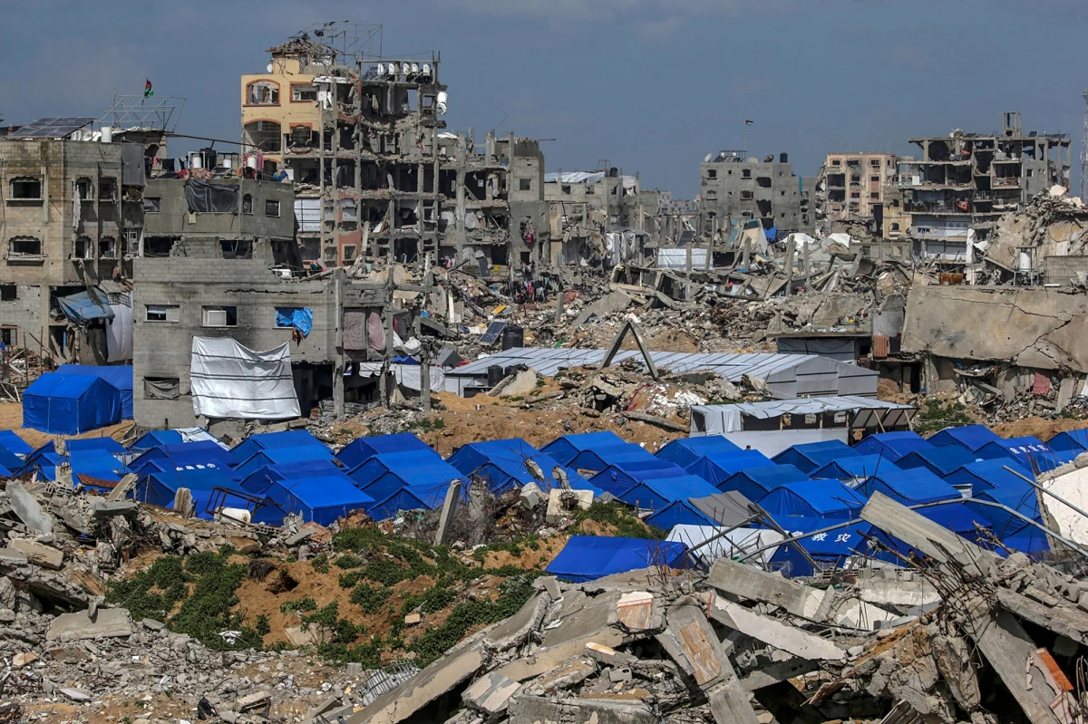 Przywódcy państw arabskich spotkają się 20 lutego w stolicy Arabii Saudyjskiej Rijadzie, by opracować wspólną odpowiedź na plan prezydenta USA Donalda Trumpa zakładający przesiedlenie mieszkańców Strefy Gazy - podała w piątek AFP. W spotkaniu mają wziąć udział przedstawiciele Arabii Saudyjskiej, Egiptu, Zjednoczonych Emiratów Arabskich, Kataru, Jordanii i Autonomii Palestyńskiej. Wspólny plan ma następnie zostać zaprezentowany na kolejnym spotkaniu 27 lutego w Kairze.