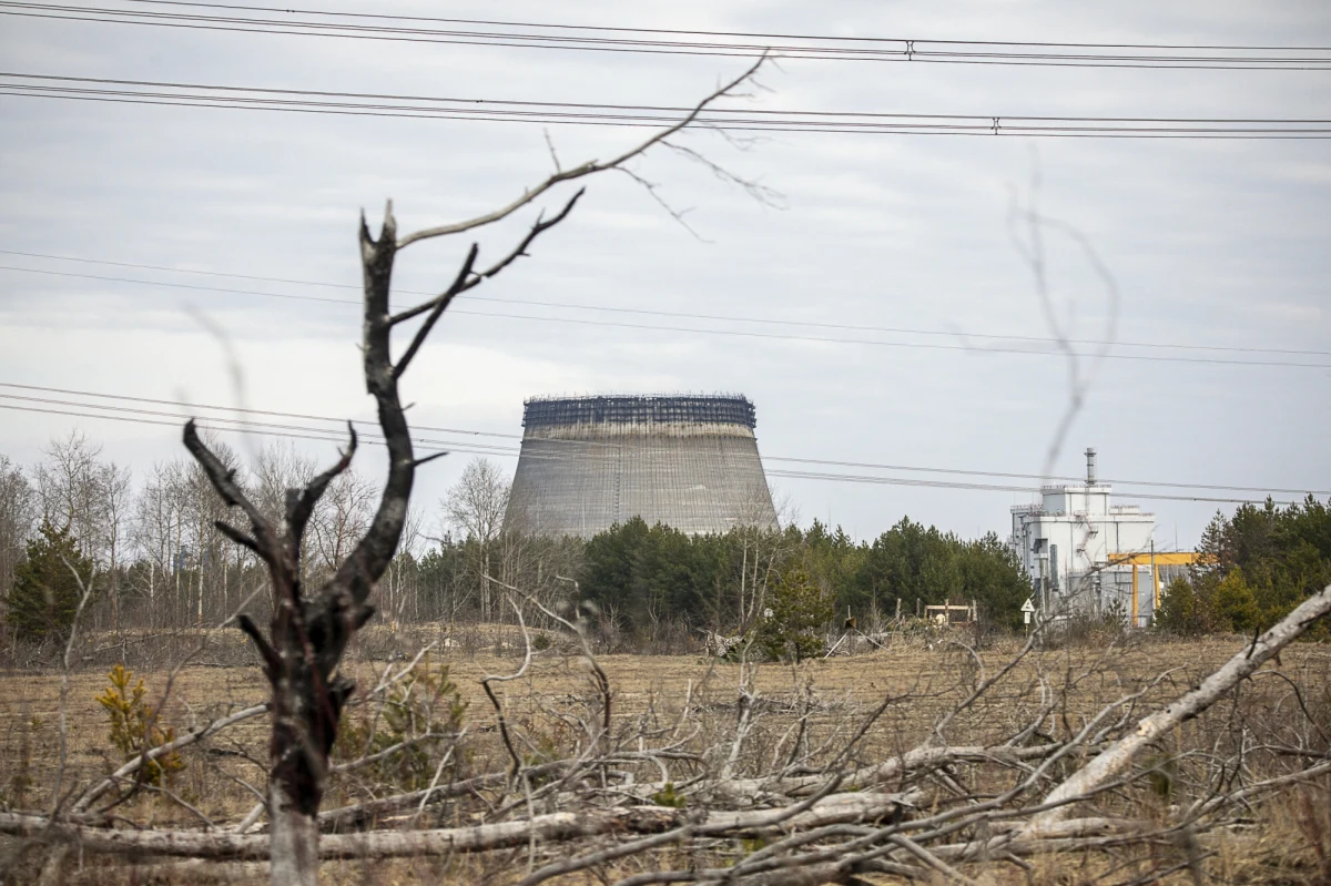 Państwowa Agencja Atomistyki informuje, że nie odnotowano budzących niepokój wskazań aparatury pomiarowej, a na terenie Polski nie ma zagrożenia dla życia i zdrowia ludzi. Komunikat wydano w związku z uderzeniem rosyjskiego drona na tzw. "arkę", czyli sarkofag chroniący zniszczony reaktor elektrowni jądrowej w Czarnobylu.