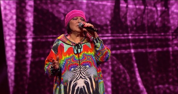 Grażyna Łobaszewska w "The Voice Senior". Zaskoczyła nową wersją wielkiego przeboju