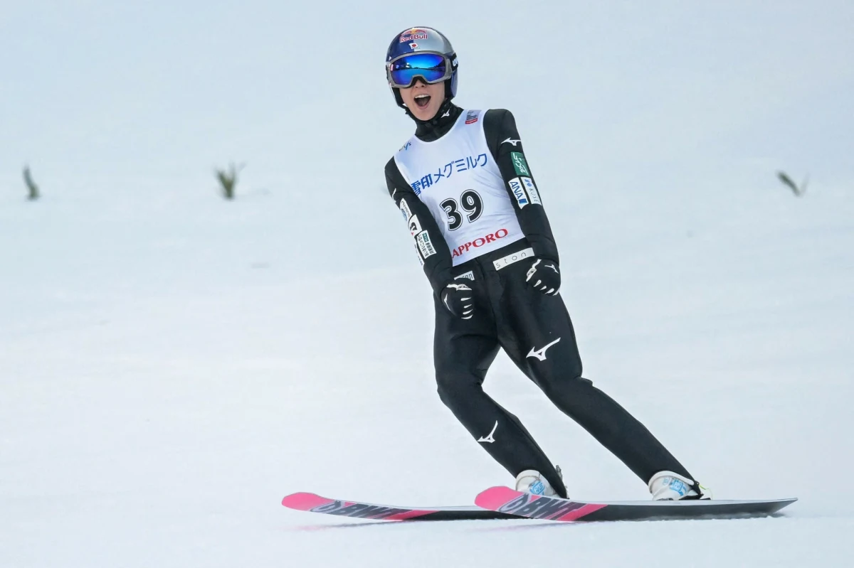 Kamil Stoch zajął 16. miejsce, Paweł Wąsek uplasował się tuż za nim, a Maciej Kot był 24. w niedzielnym konkursie Pucharu Świata w skokach narciarskich w japońskim Sapporo. Zwyciężył, podobnie jak w sobotę, reprezentant gospodarzy Ryoyu Kobayashi.