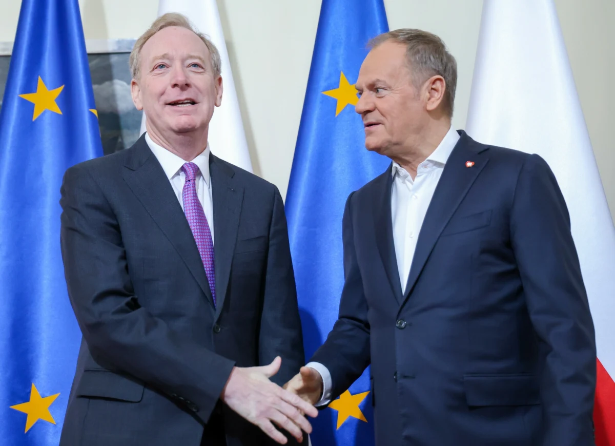 "Microsoft potwierdził kolejne inwestycje w Polsce, które sięgną 2,8 mld zł" - taką informację przekazał w poniedziałek premier Donald Tusk po spotkaniu z Bradem Smithem, prezydentem i wiceprezesem Microsoft Corporation. Chodzi o chmurowe centrum danych na Mazowszu.