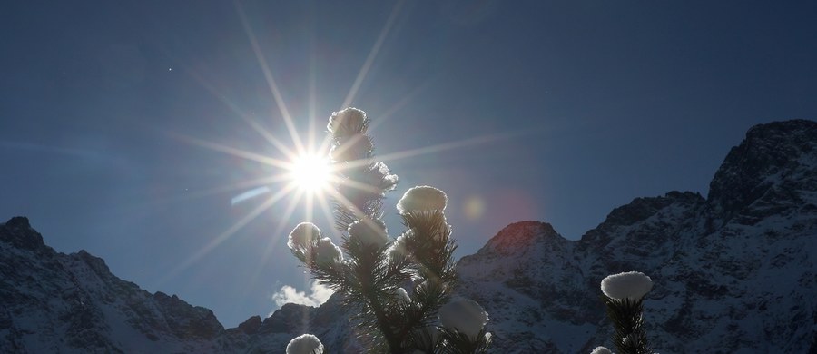 Taką temperaturę trudno nawet sobie wyobrazić. W tatrzańskim Litworowym Kotle zanotowano w poniedziałek minus 41,1 st. C. To najniższa temperatura w historii pomiarów w Polsce - potwierdził dr Bartosz Czernecki z UAM w Poznaniu, powołując się na szczegółowe pomiary. 