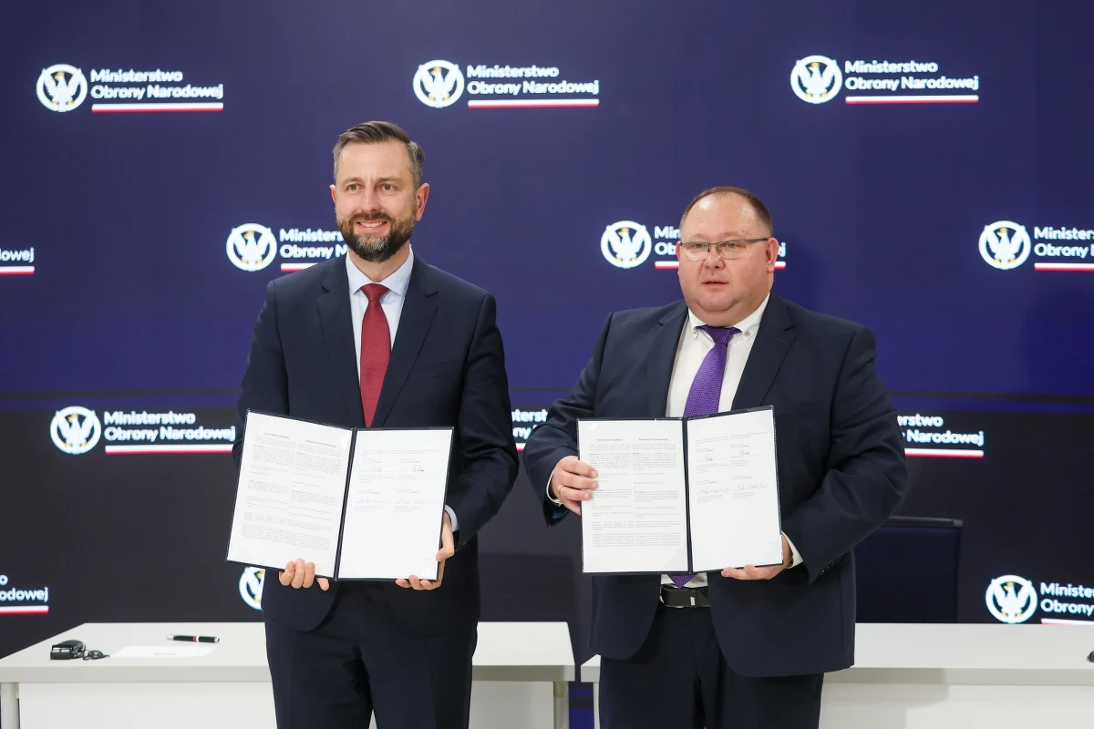Wdrażanie innowacyjnych rozwiązań w Wojsku Polskim, skuteczniejsze reagowanie na zagrożenia w cyberprzestrzeni oraz prowadzenie działań naukowych - to główne cele porozumienia, jakie podpisali w poniedziałek wicepremier, szef MON Władysław Kosiniak-Kamysz oraz dyrektor ds. strategii bezpieczeństwa Microsoft Polska Krzysztof Malesa.