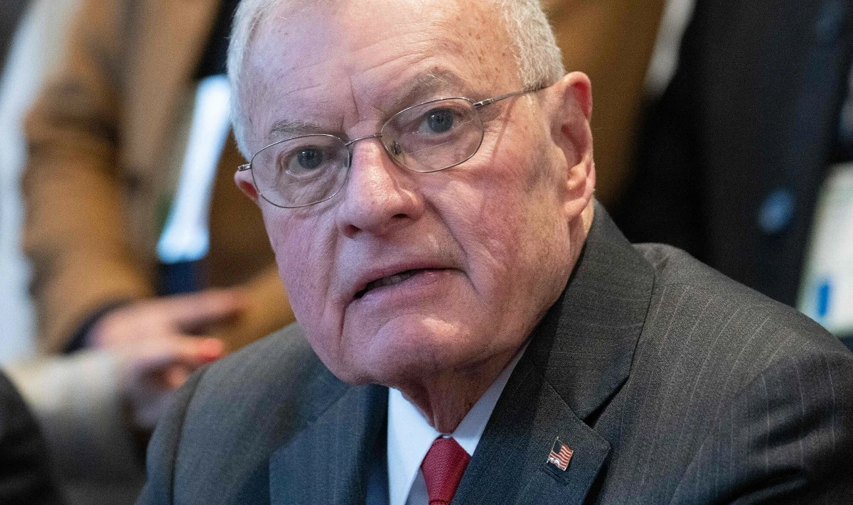 Nikt nie narzuci ukraińskiemu prezydentowi Wołodymyrowi Zełenskiemu porozumienia pokojowego z Rosją - zapewnia specjalny wysłannik prezydenta USA ds. Rosji i Ukrainy Keith Kellogg. Uczestniczył on w Brukseli w posiedzeniu Rady Północnoatlantyckiej, najważniejszego organu decyzyjnego NATO, w skład którego wchodzą reprezentanci wszystkich państw członkowskich, a przewodniczy mu sekretarz generalny.