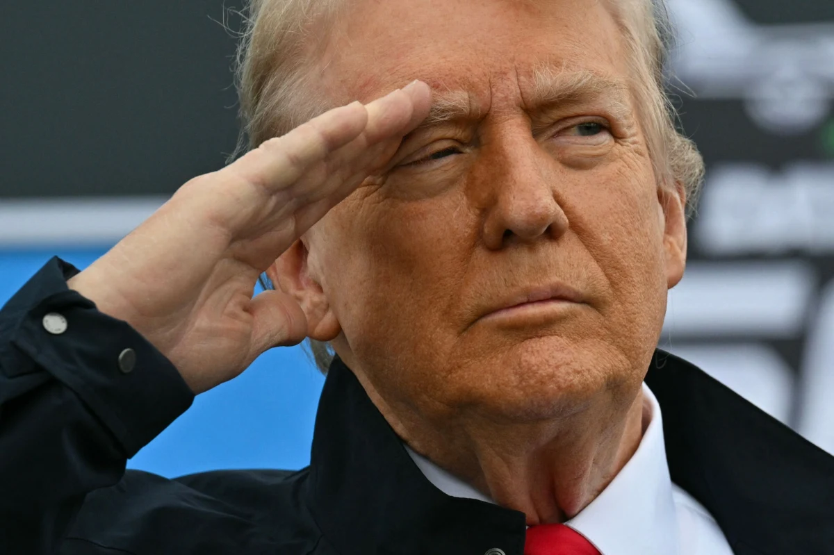 Donald Trump poinformował, że siły zbrojne USA przeprowadziły precyzyjny atak powietrzny na ważnego przedstawiciela powiązanej z Al-Kaidą organizacji terrorystycznej Hurras al-Din (Strażnicy Dżihadu). Prezydent USA podkreślił, że "wymierzona została sprawiedliwość kolejnemu dżihadyście zagrażającemu Ameryce, naszym sojusznikom i partnerom".