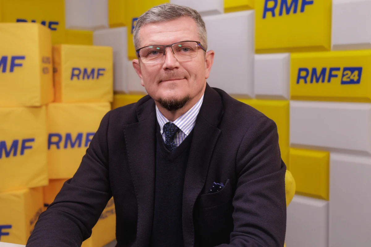 "Byliśmy nieco zdziwieni i rozczarowani stylem i taktyką przyjętą przez panią Kwiatkowską-Gurdak. Zaskakujące było to, jak często szefowa CBA uciekała w tajemnicę, z której wcześniej pan premier ją zwolnił. Wydawałoby się, że urzędujący szef CBA miałby do powiedzenia więcej. Co do niejawnej części przesłuchania - nie mogę o tym mówić, ale odpowiedzi było więcej, natomiast czy wystarczająco? W mojej ocenie nie" - powiedział w Rozmowie o 7:00 w Radiu RMF24 Marcin Bosacki. W ten sposób wiceprzewodniczący sejmowej komisji śledczej ds. Pegasusa skomentował wczorajsze przesłuchanie Agnieszki Kwiatkowskiej-Gurdak.