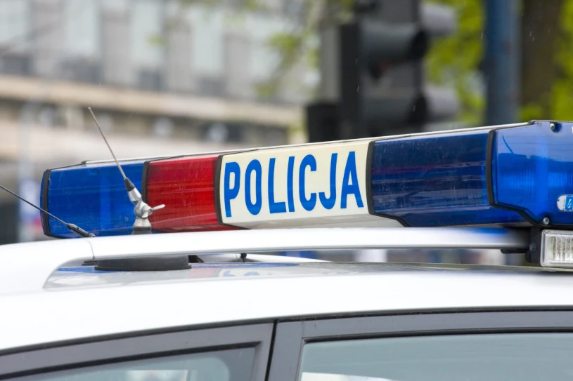 Kierowca wjechał pod prąd na autostradę a później zaatakował policjantów