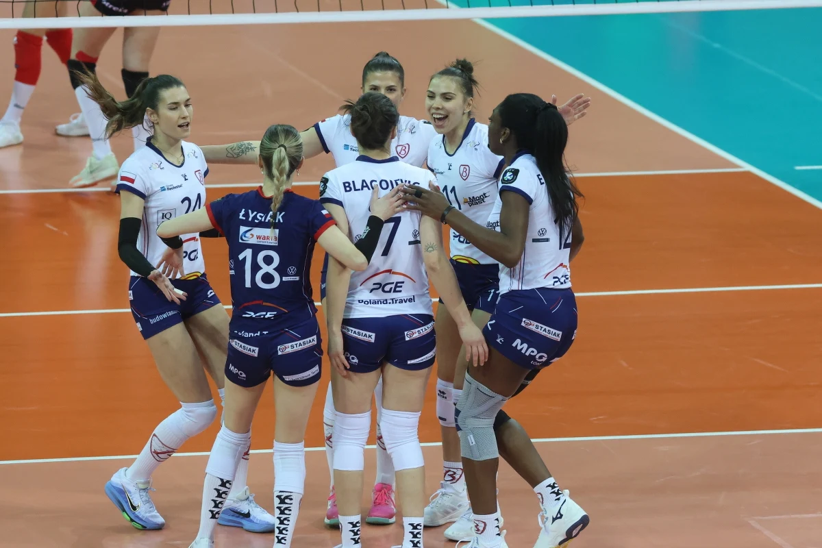 PGE Grot Budowlani w ćwierćfinale Ligi Mistrzyń. Łódzkie siatkarki wywalczyły awans, wygrywając we wtorek u siebie z wicemistrzem Serbii Tent Obrenovac 3:1 (25:23, 25:18, 24:26, 25:15) w rewanżowym spotkaniu fazy play off.