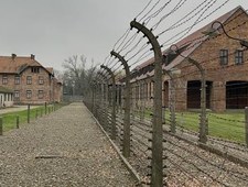 Tatuażysta z Auschwitz: historia prawdziwa