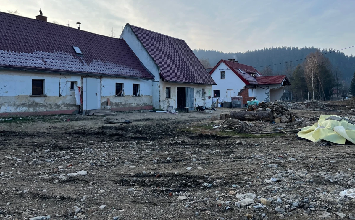 Wojska Obrony Terytorialnej wycofują kolejne brygady z terenów popowodziowych. W szczytowym momencie poszkodowanym pomagało ponad 8 tys. żołnierzy WOT. Dziś zostało ich już około 250. Dla mieszkańców to wielki cios. To właśnie terytorialsi najbardziej wspierali ludność cywilną.