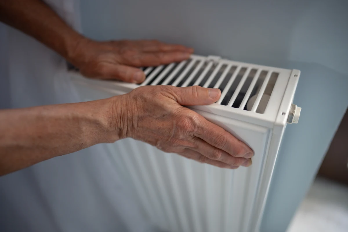 Kilka tysięcy mieszkańców warszawskiej dzielnicy Włochy nie miało ogrzewania i ciepłej wody. W nocy awaria ciepłownicza została usunięta, ale przywracanie ciepła jeszcze trochę potrwa.