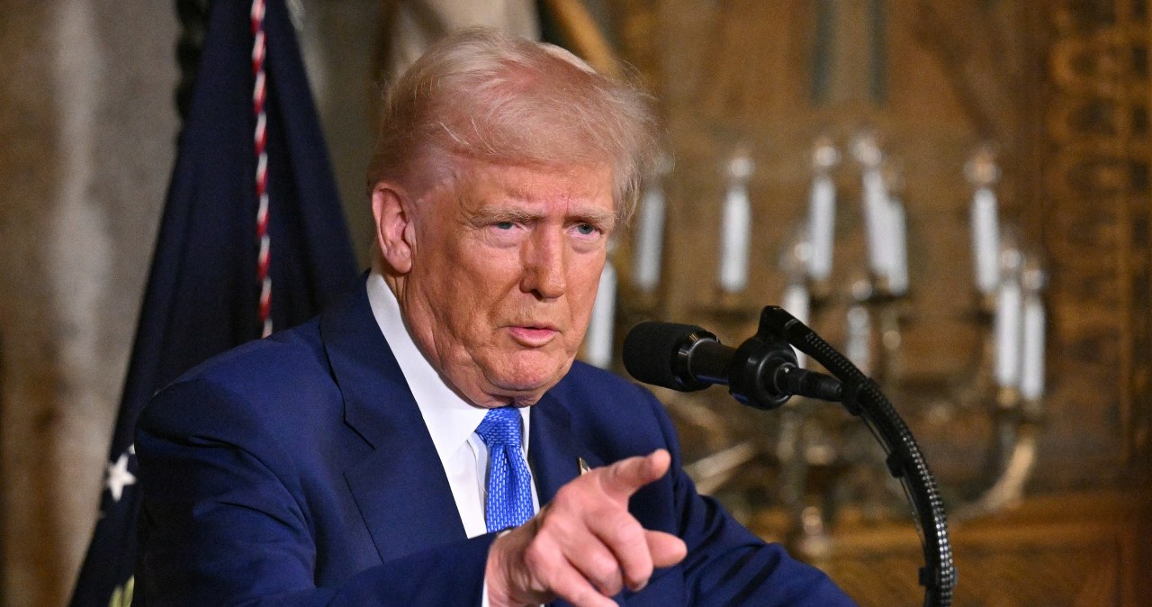 Donald Trump zapowiedział nowe cła na importowane samochody. W kogo uderzą? wiadomości,aktualności,Interia Donald Trump zapowiedział nowe cła na importowane samochody. W kogo uderzą?