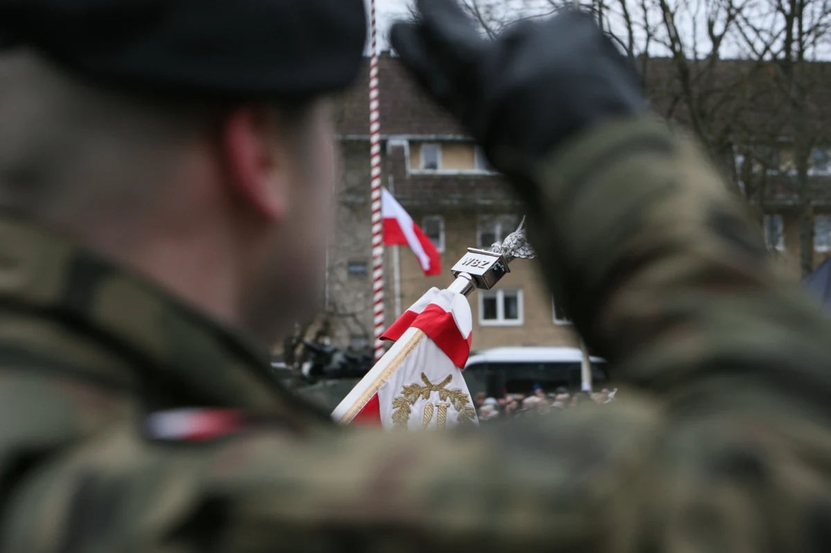 „To nie jest tak, że wojsko nie ma amunicji. Chodzi o to, żeby ustanowić krajowe zdolności do jej masowej produkcji, bo nie są to ilości uznawane za wystarczające” – tak w Radiu RMF24 Damian Ratka z portalu Defence24 skomentował wypowiedź Władysława Kosiniaka-Kamysza w Porannej rozmowie w RMF FM. Gość Tomasza Weryńskiego wytłumaczył planowane działania w kwestii produkcji broni oraz dronów.