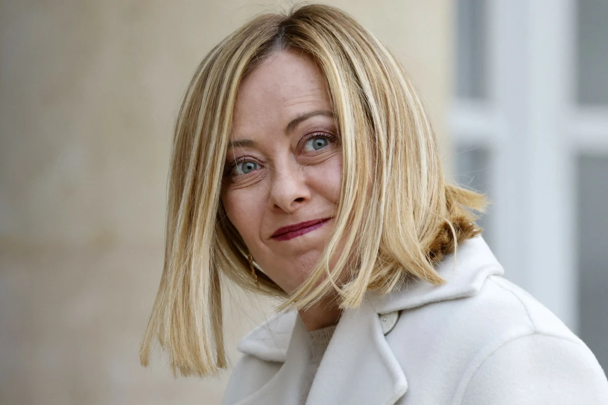 "Żartowaliśmy jak zwykle" - tak premier Włoch Giorgia Meloni opisała swoją środową wizytę u papieża Franciszka. Ojciec Święty od 14 lutego przebywa w Poliklinice Gemelli. Jest tam leczony z obustronnego zapalenia płuc. 