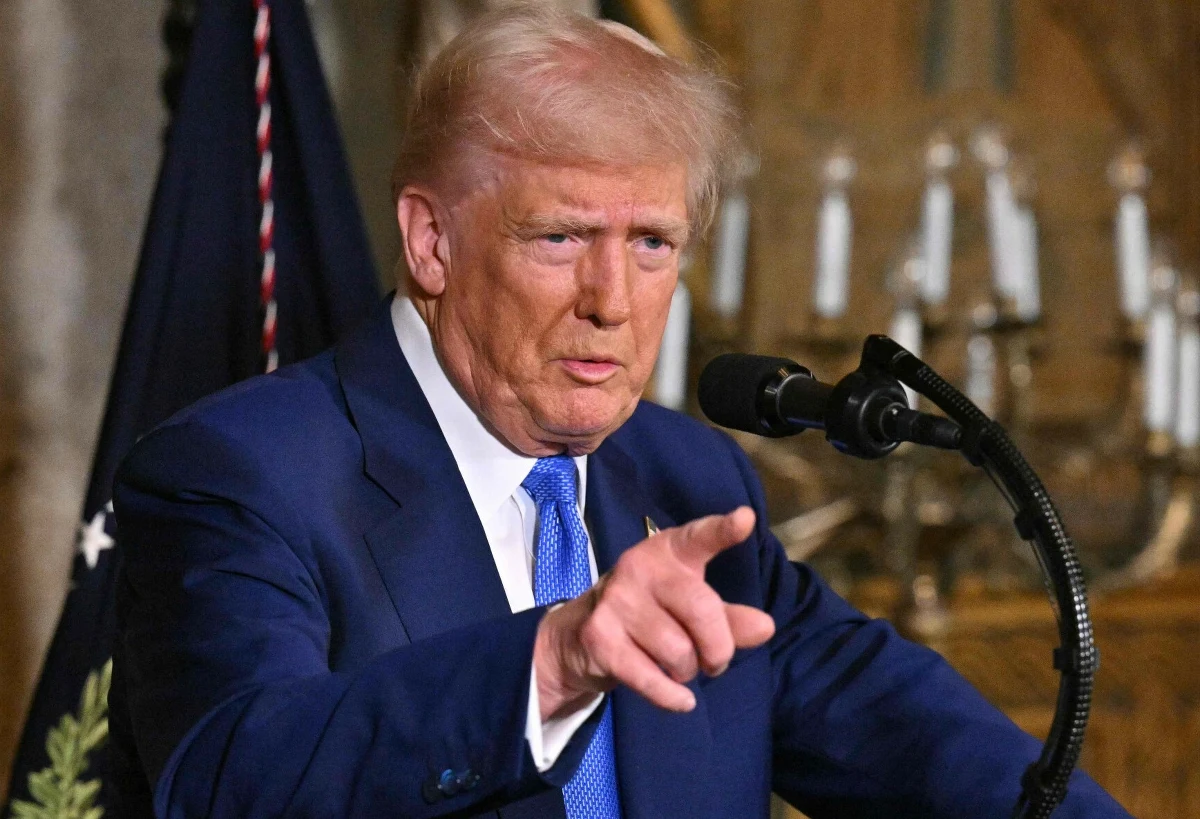 "Dyktator bez wyborów, Zełenski, lepiej niech działa szybko, inaczej nie będzie miał kraju" - stwierdził prezydent USA Donald Trump. Oskarżył też ukraińskiego przywódcę o nakłonienie USA do udziału w "wojnie, której nie mógł wygrać".