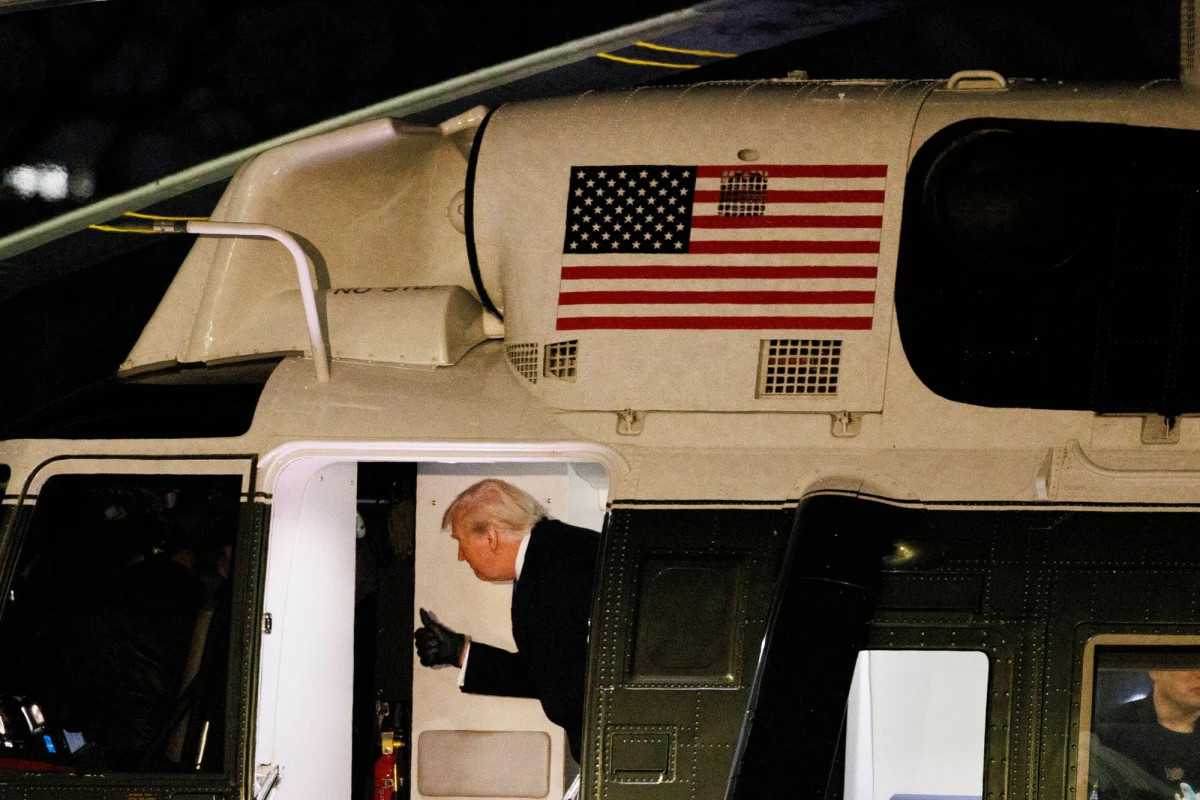 "Zełenski mógł przyjechać na rozmowy USA i Rosji do Rijadu" - powiedział w nocy ze środy na czwartek czasu polskiego prezydent USA Donald Trump, ponownie określając ukraińskiego prezydenta mianem "dyktatora". "Mieliśmy umowę opartą o metale ziem rzadkich i innych rzeczach, ale Ukraina ją złamała dwa dni temu" - dodał.