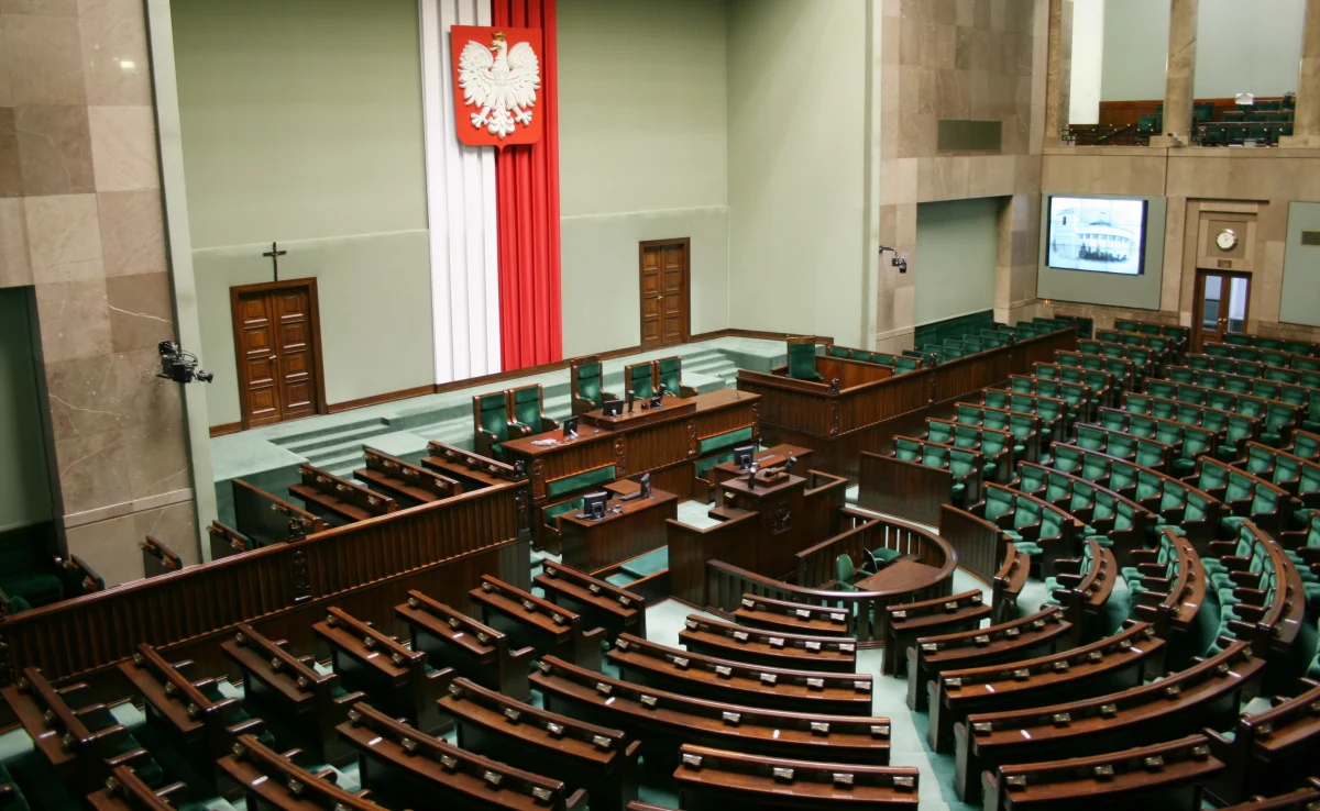 W przyszłym tygodniu zapadnie decyzja w sprawie dodatkowych obrad Sejmu poświęconych kwestiom bezpieczeństwa - dowiedział się reporter RMF FM Kacper Wróblewski. Konkrety w tej sprawie mamy poznać po posiedzeniu Rady Bezpieczeństwa Narodowego, którą na poniedziałek zwołał prezydent Andrzej Duda. Niewykluczona byłaby wówczas informacja rządu na temat bieżących wydarzeń związanych m.in. z sytuacją w Ukrainie.