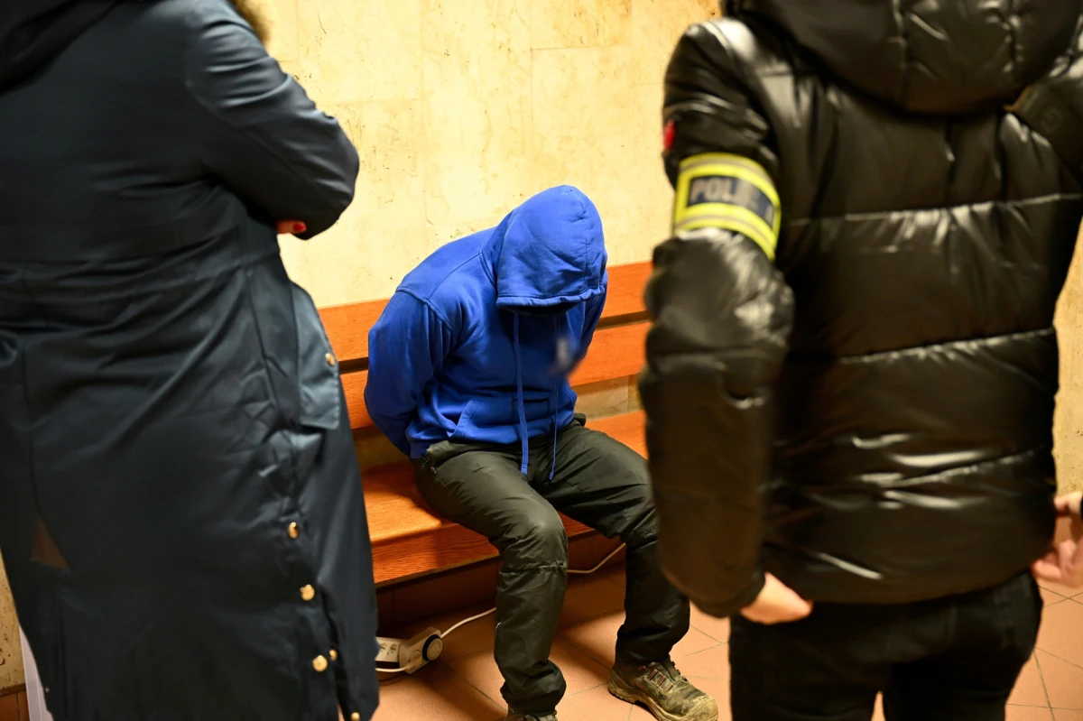 Zarzut zgwałcenia dwóch kobiet postawiła Prokuratura Rejonowa w Kołobrzegu 44-letniemu mężczyźnie. Miał on wykorzystać dwie seniorki. Podejrzany działał w warunkach recydywy, przez co może mu grozić do 15 lat więzienia - ustaliła reporterka RMF FM Aneta Łuczkowska. W czwartek został on aresztowany na 3 miesiące.