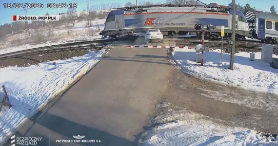"Wydarzenia": Wjechał w jadący pociąg. Niewytłumaczalne zachowanie kierowcy