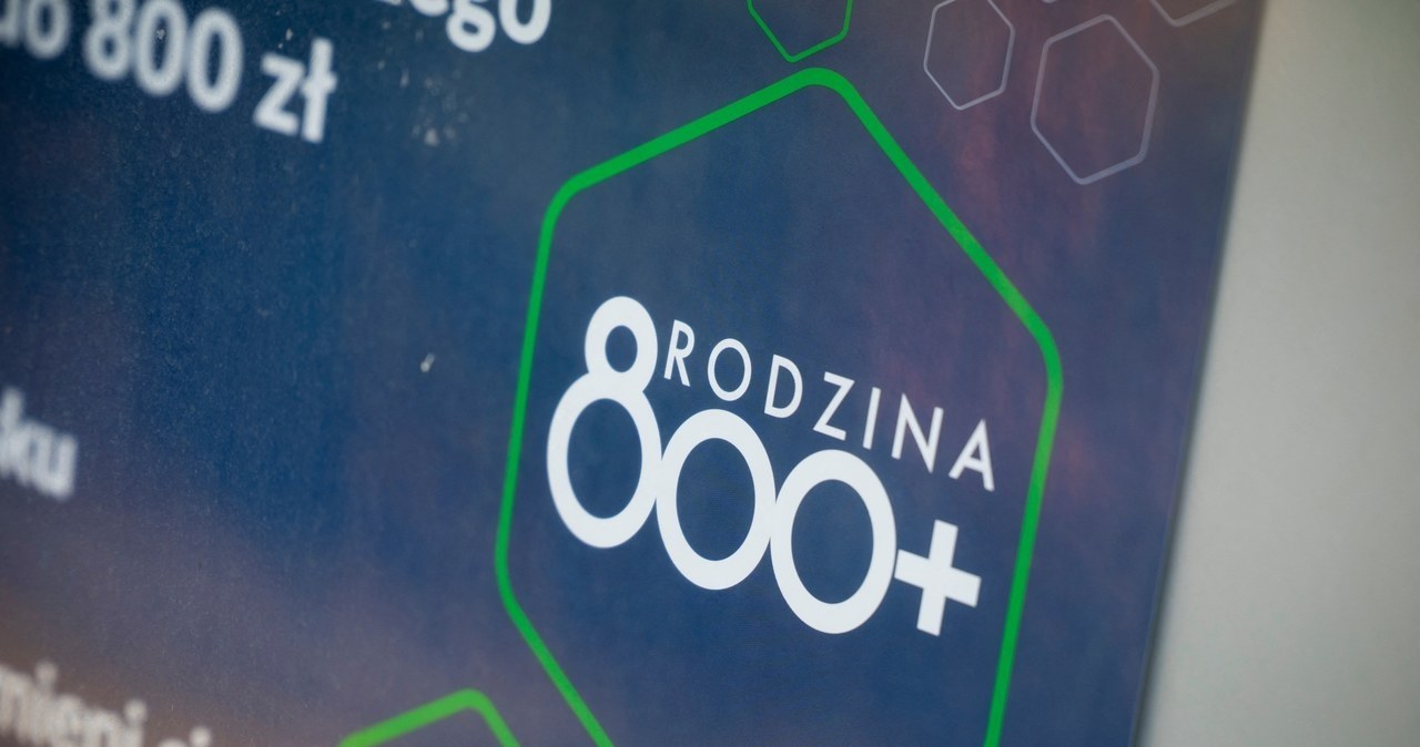 800 plus do zmiany? "Polskę czeka zderzenie się ze ścianą"