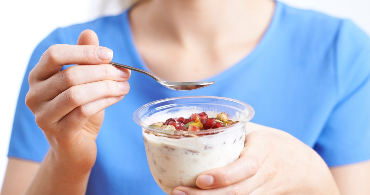 Jogurt, ser i mleko każdego dnia? Dietetyczny błąd może odbić się na zdrowiu