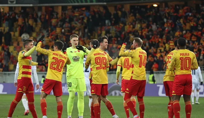 Jagiellonia przypieczętowała awans. Wspaniały wieczór w Białymstoku