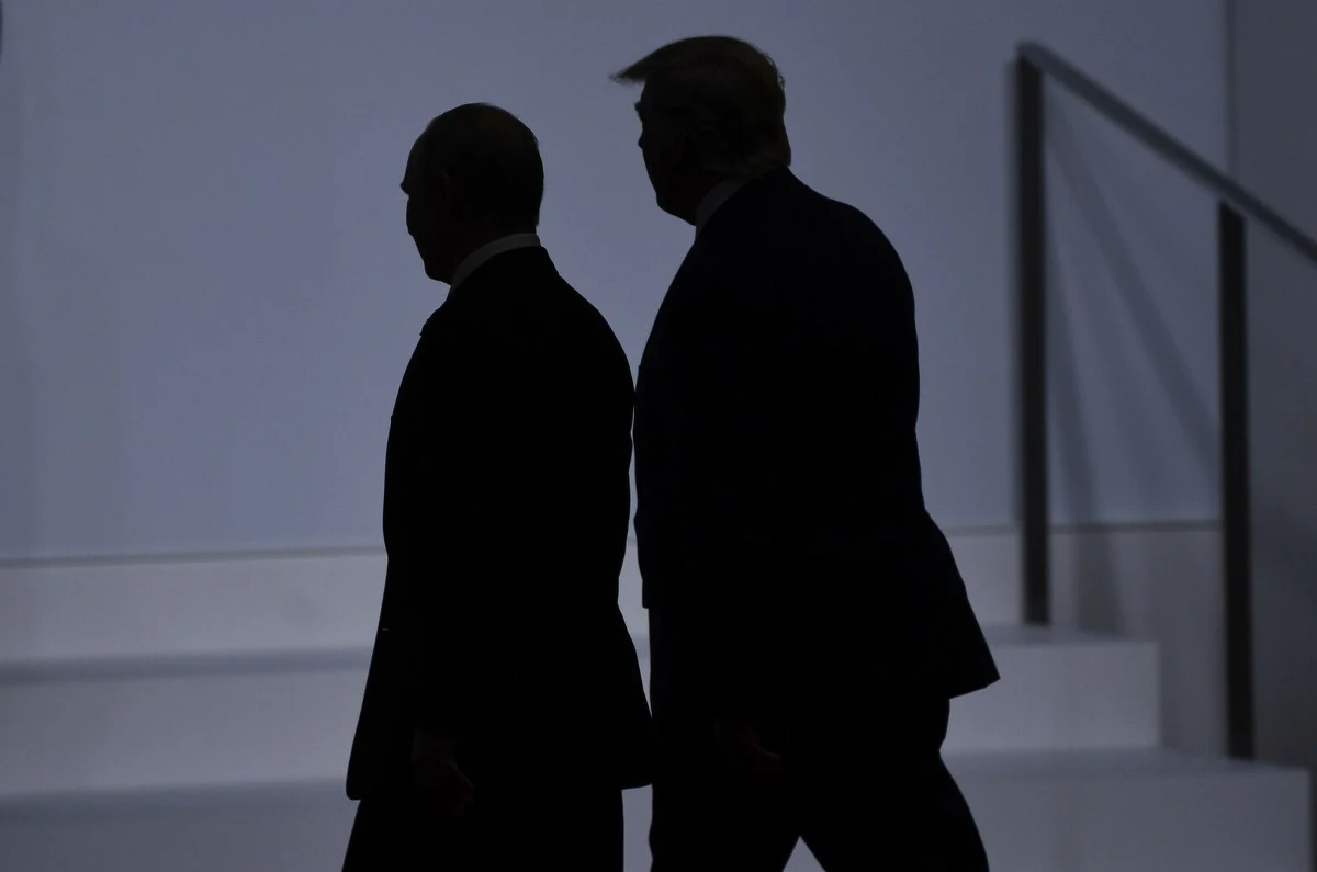 Spotkanie prezydentów Stanów Zjednoczonych i Rosji "będzie w dużej mierze zależało od tego, czy uda nam się poczynić jakiekolwiek postępy w drodze do zakończenia wojny w Ukrainie" - powiedział amerykański sekretarz stanu Marco Rubio. Wszystko wskazuje na to, że spotkanie Donalda Trumpa z Władimirem Putinem ma nie mieć charakteru negocjacyjnego. Trump ma po prostu - jak powiedział szef amerykańskiej dyplomacji - "przypieczętować" porozumienie, zapewne ogłaszając je swoim sukcesem.