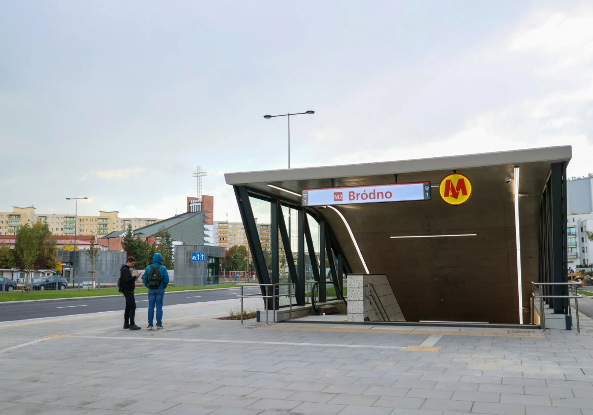 Na stacji drugiej linii warszawskiego metra Bródno powstaje teatr - Scena Metro. To projekt z inicjatywy fundacji Nieco Kultury, która zajmuje się m.in. niwelowaniem barier ekonomicznych w dostępie do teatru.