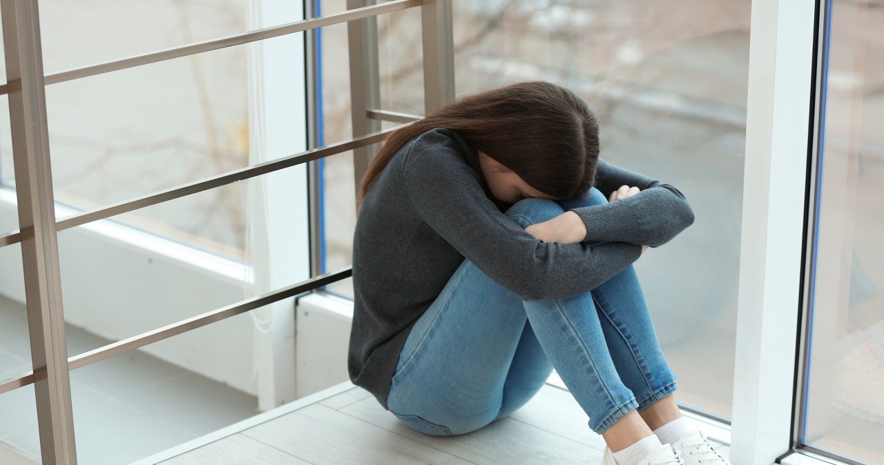 Zaburzenie, które odbiera euforia życia. Czy dystymia to wstęp do depresji?