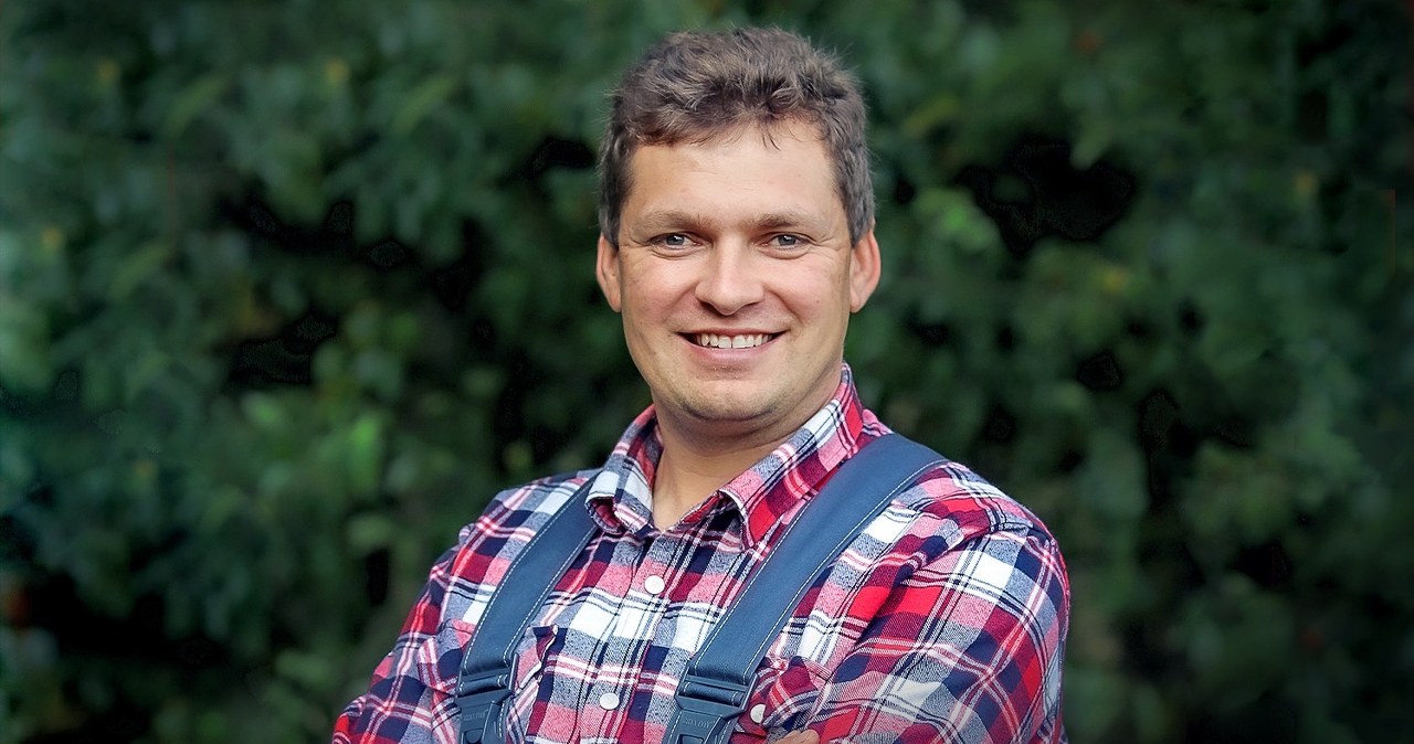 Kim jest Szymon z "Farmy"? To on pilnuje porządku w programie