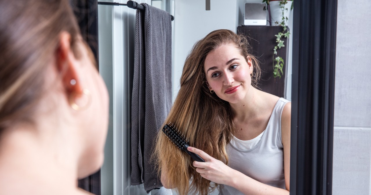 Tak myj włosy, jeżeli chcesz by lśniły. Ważna jest także częstotliwość
