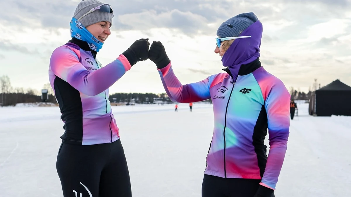 Gwiazdy polskiego łyżwiarstwa szybkiego, medalistki olimpijskie Luiza Złotkowska i Natalia Czerwonka, są już w fińskim Kuopio, gdzie w sobotę spróbują swych sił w "Polar Ice Maraton" - ekstremalnym wyścigu łyżwiarek. Finowie są zachwyceni, że utytułowane zawodniczki zdecydowały się na start w tych zawodach, a Polki mogą znowu poczuć się jak gwiazdy sportu.