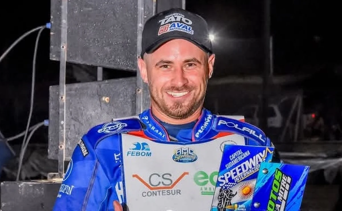 "Zależało mi na wyniku, ale nie nakładałem na siebie presji. Fajnie, że udało się zwyciężyć. Zobaczymy, jak to przełoży się na wyniki w Polsce" - tak o zdobyciu tytułu żużlowego mistrza Argentyny mówi Daniel Kaczmarek w rozmowie z dziennikarzem RMF FM Patrykiem Serwańskim. Kaczmarek w Ameryce Południowej spędził ponad dwa miesiące. Wziął udział w cyklu dziewięciu zawodów, a w międzyczasie starał się poznać uroki Argentyny. Żużlowiec nie ma wątpliwości, że to była "przygoda życia".