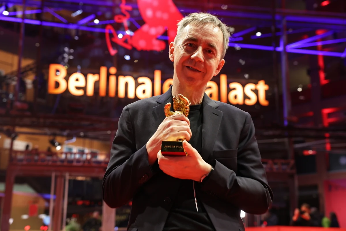 Film "Dreams (Sex, Love)" Daga Johana Haugeruda otrzymał Złotego Niedźwiedzia podczas sobotniej gali zamknięcia 75. Berlinale. Zdaniem jurorów obraz jest medytacją o miłości, który "z niewiarygodną precyzją bada mechanizmy pożądania".