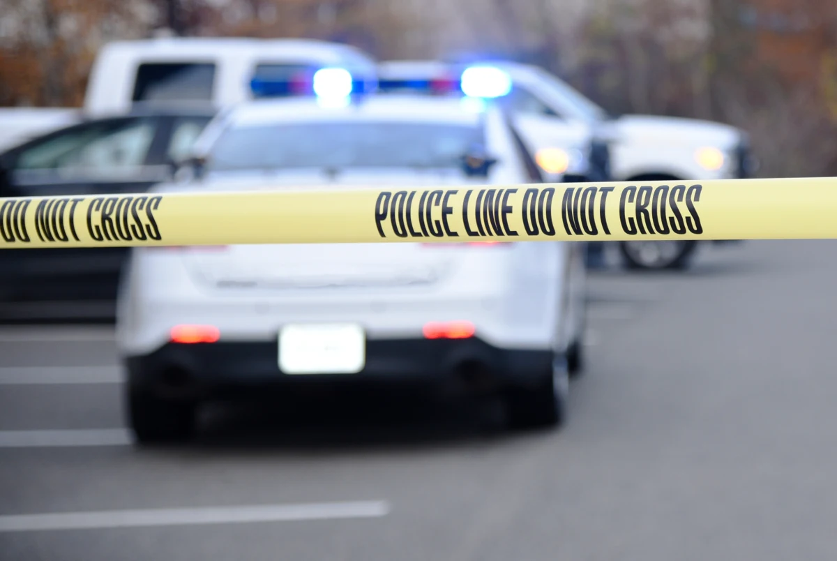 Szokujące sceny w szpitalu w mieście York w Pensylwanii. Uzbrojony mężczyzna wtargnął w sobotę na oddział intensywnej terapii i wziął kilku pracowników jako zakładników. Podczas dramatycznej akcji zginął policjant, a napastnik został zastrzelony. Kilka osób zostało rannych.