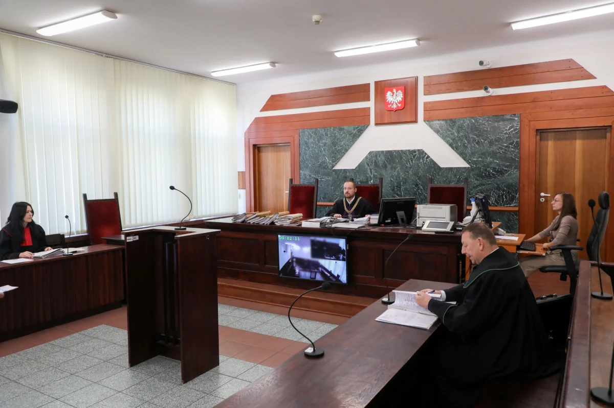 Obrońca zaskarżył wyrok w sprawie śmiertelnego potrącenia w Boćkach (Podlaskie) 10-miesięcznego chłopca. Sąd pierwszej instancji orzekł kary po osiem miesięcy więzienia dla ojca i dziadka dziecka.