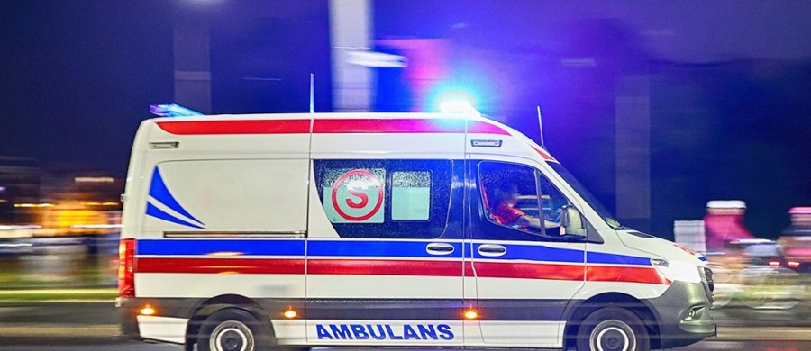 20-latka miała zostać zaatakowana siekierą w Wałbrzychu na Dolnym Śląsku. Ranny został też 50-letni mężczyzna. Oboje trafili do szpitala z ciężkimi obrażeniami ciała. "Dzisiaj do prokuratury został doprowadzony zatrzymany w tej sprawie 18-latek. Usłyszał zarzut" - powiedziała RMF FM w niedzielę oficer prasowa Komendy Wojewódzkiej Policji we Wrocławiu.