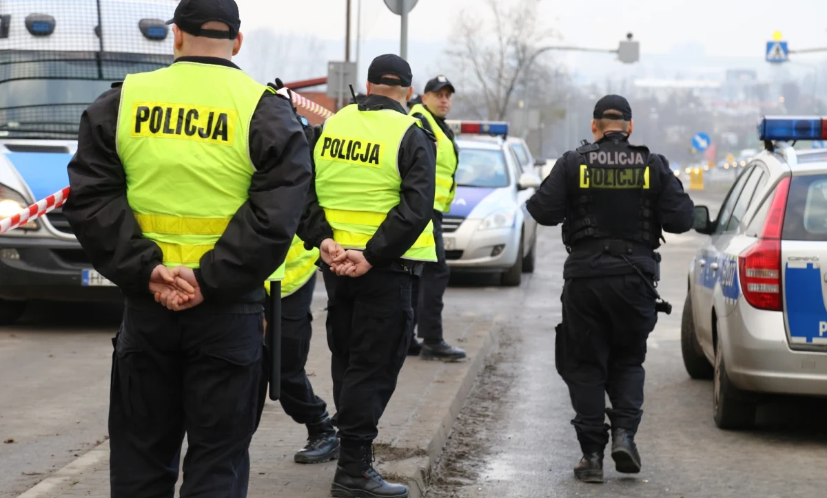 W Warszawie doszło do karambolu. W Alejach Jerozolimskich, na wysokości osiedla Ogrody Jerozolimskie, zderzyło się siedem samochodów.