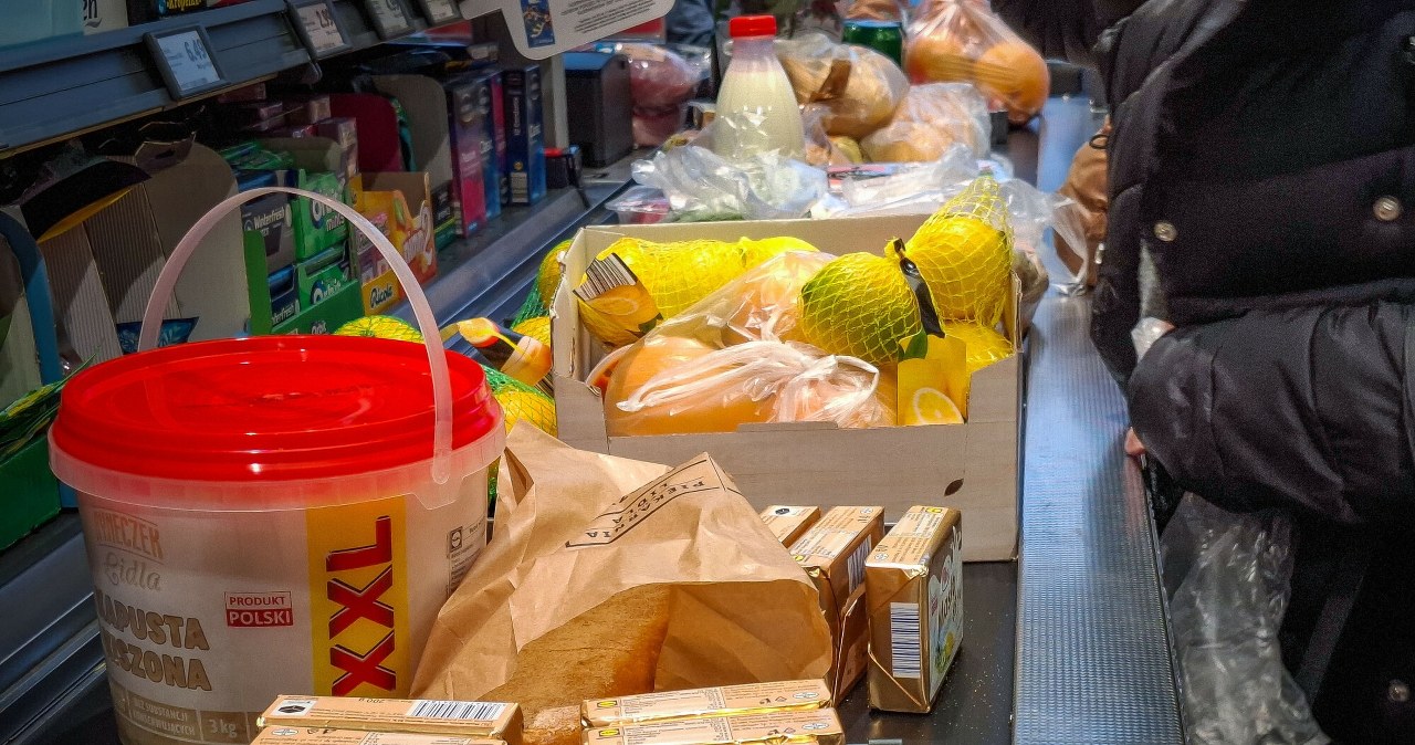 Jak skutecznie oszczędzać na codziennych zakupach? 10 praktycznych sposobów