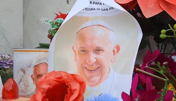 Papież Franciszek w stabilnym, ale nadal krytycznym stanie