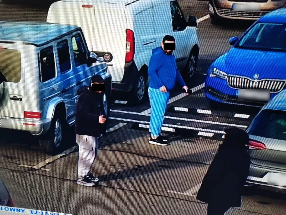 Stołeczni policjanci zatrzymali czterech Gruzinów podejrzanych o kradzieże z włamaniem do samochodów. Mężczyźni wpadli na Pradze Południe.