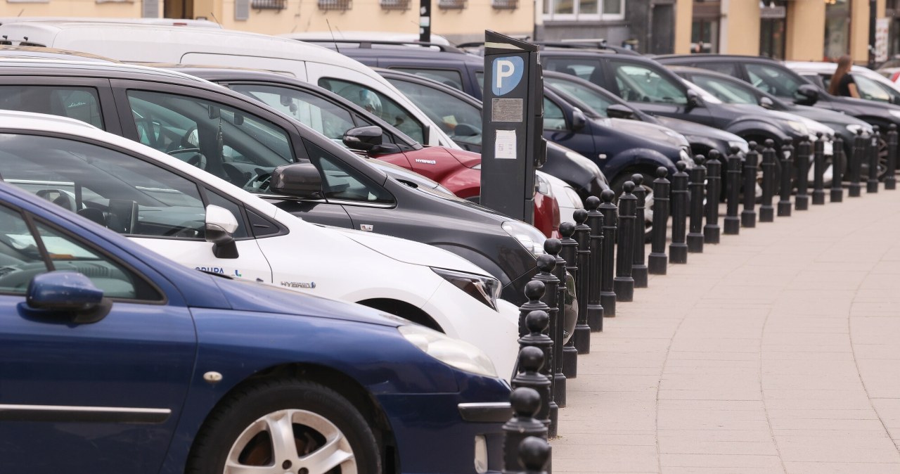 Zmiany w parkowaniu w stolicy. Od piątku nie zapłacisz popularną aplikacją