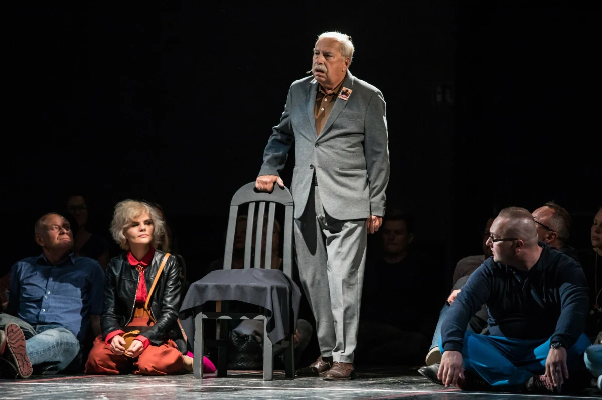 W Krakowie trwa "Tydzień z Jerzym Stuhrem". W Starym Teatrze, Kinie pod Baranami i Akademii Sztuk Teatralnych odbywają się pokazy filmów, spotkania i warsztaty. W planie jest też spacer po Krakowie szlakiem aktora.