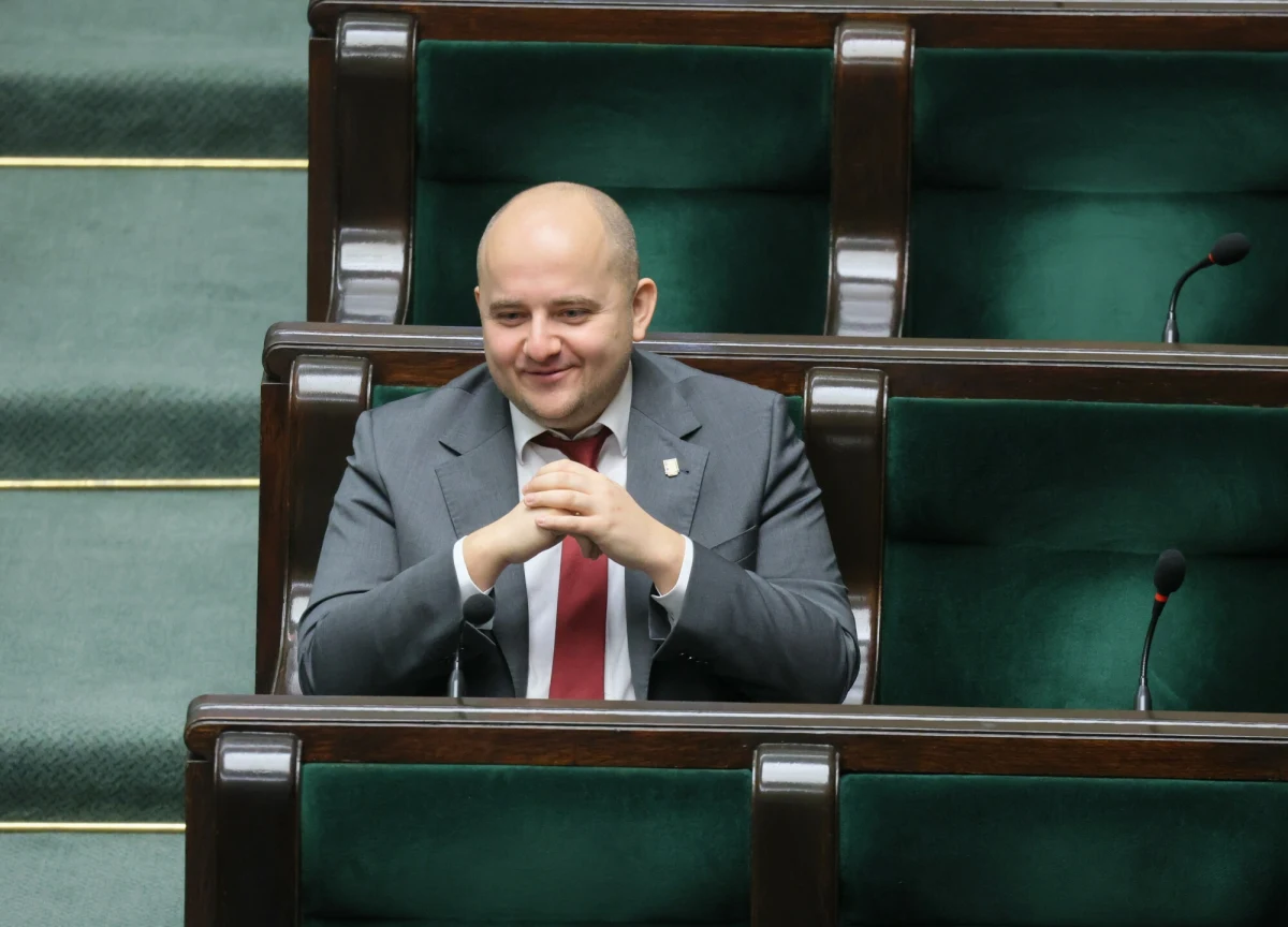 Minister sprawiedliwości Adam Bodnar przekazał dziś do marszałka Sejmu Szymona Hołowni wniosek o uchylenie immunitetu posłowi PiS Dariuszowi Mateckiemu oraz zgodę na jego zatrzymanie i tymczasowe aresztowanie.