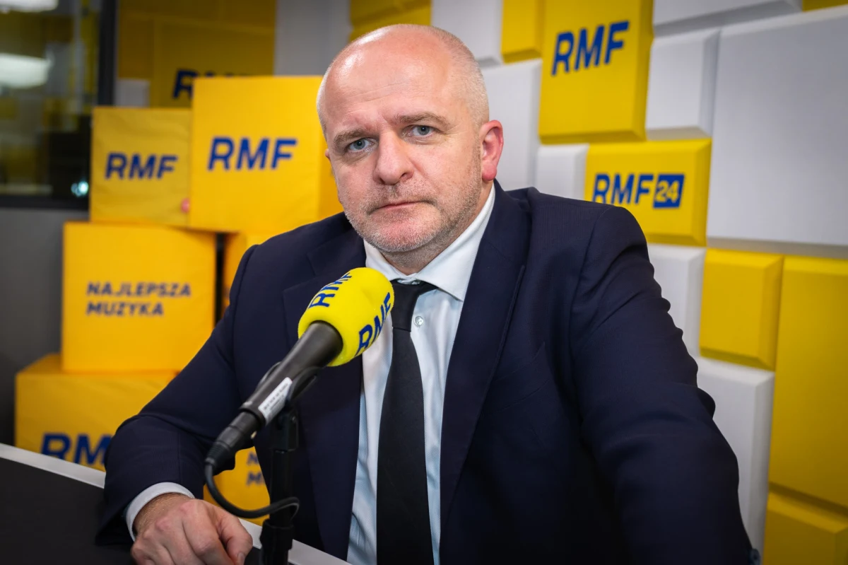 Gościem Piotra Salaka w Popołudniowej rozmowie w RMF FM miał być we wtorek Paweł Kowal, polityk Koalicji Obywatelskiej, pełnomocnik rządu do spraw odbudowy Ukrainy. Mieliśmy rozmawiać m.in. o sytuacji wokół Ukrainy oraz procesie odbudowy tego kraju. Niestety, gość nie dotarł do studia.