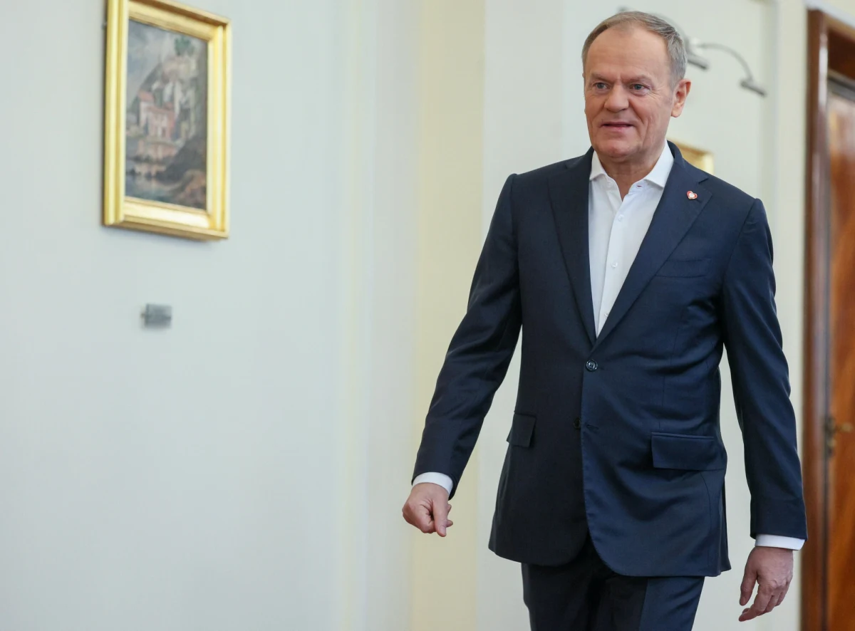 Premier Donald Tusk doznał wypadku na stoku. W mediach społecznościowych opublikował nagranie, na którym widać go o kulach i w ortezie na nodze. Podkreślił, że mimo wypadku nie bierze zwolnienia lekarskiego. "Nie wszystkich rad premiera musicie słuchać, ale tę weźcie sobie do serca" - zaapelował.